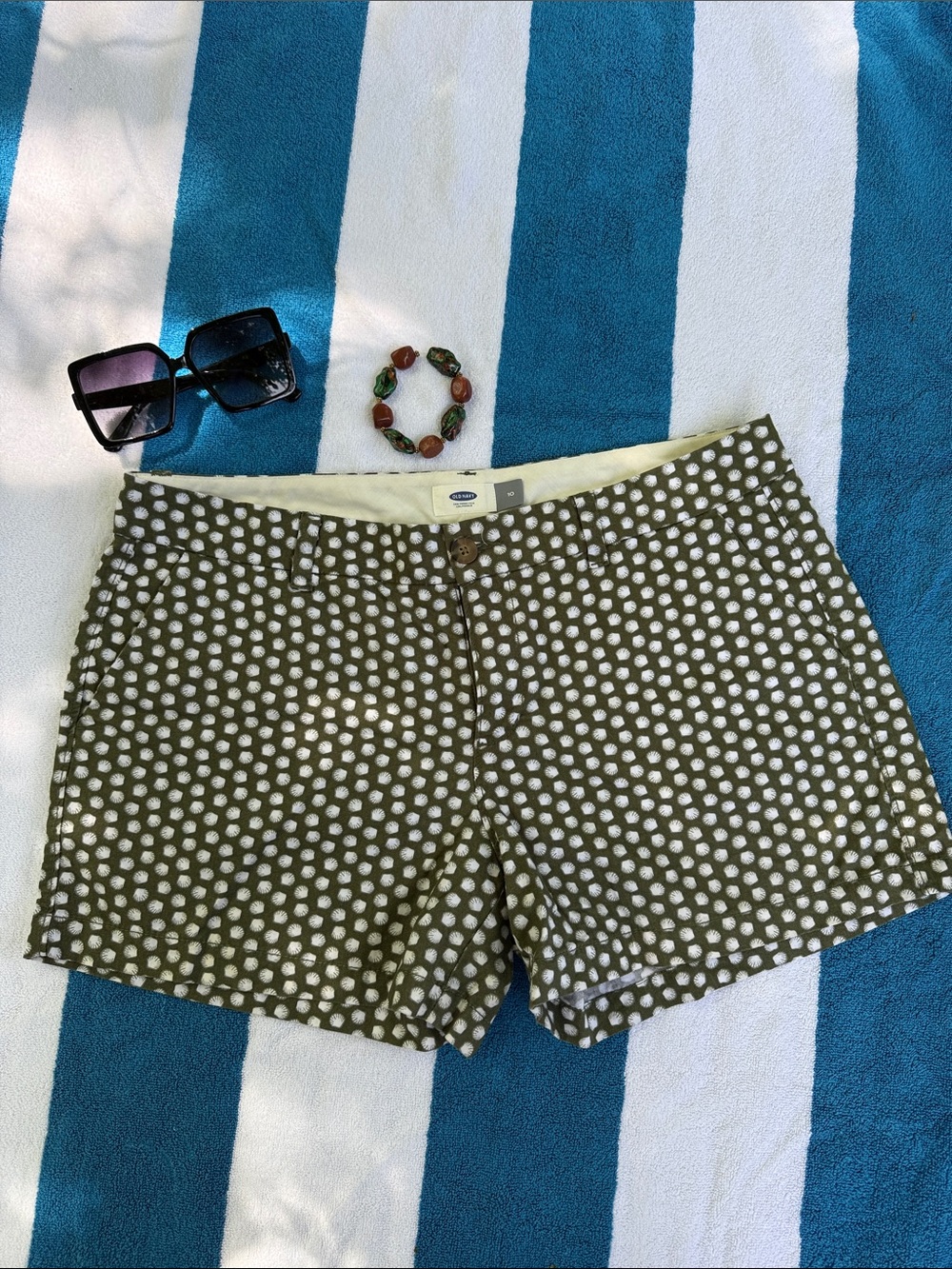 Old Navy Olive Green Shell Polka Dot Women's Shorts